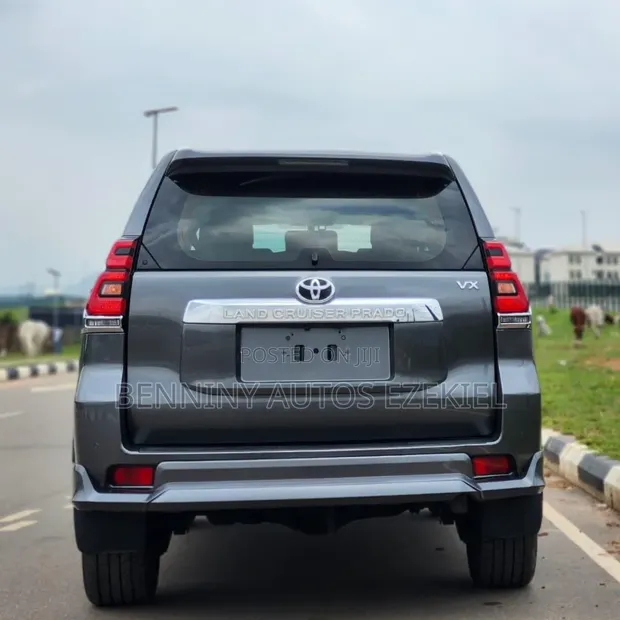 2023 Toyota Land Cruiser Prado - Gray - 1