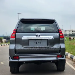 Toyota Land Cruiser Prado 2023 - Grey