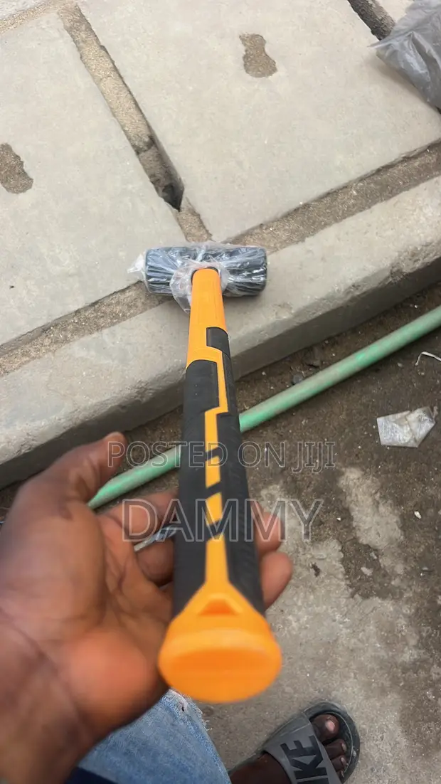 General Tools Heavy-Duty Fiberglass Sledge Hammer - 1