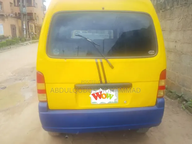2005 Suzuki APV Minibus Yellow - 1