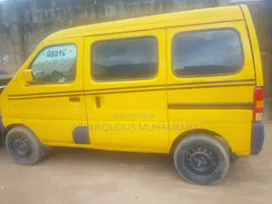 Suzuki APV Minibus 2005 Mai Launi Yellow