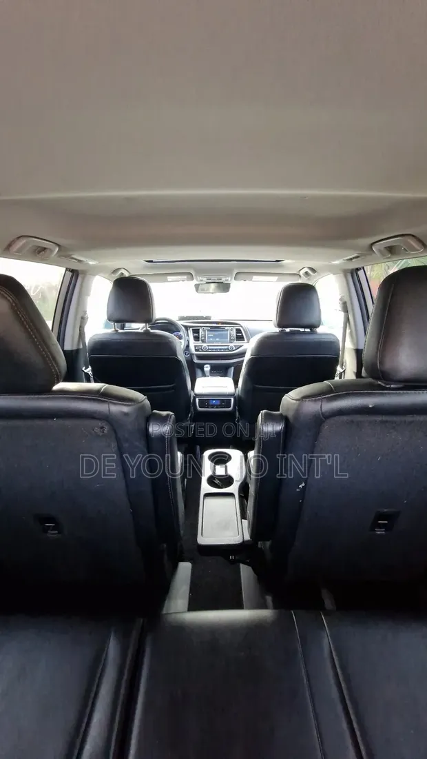 2016 Toyota Highlander XLE V6 4x2 Gray - 1