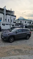2016 Toyota Highlander XLE V6 4x2 Gray - 5