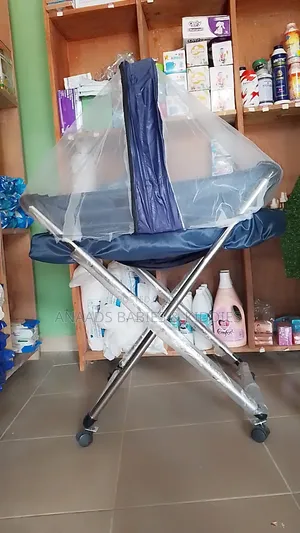 Chicco Infant Bed with Iron Stand