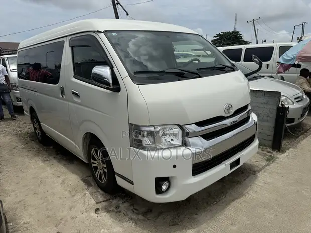Toyota HiAce 2015 White - Amfani Da Aka Yi A Ƙasashen Waje - 1