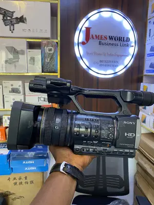 Sony AX2000 Kamara Ta Fitarwa Mai Kyau