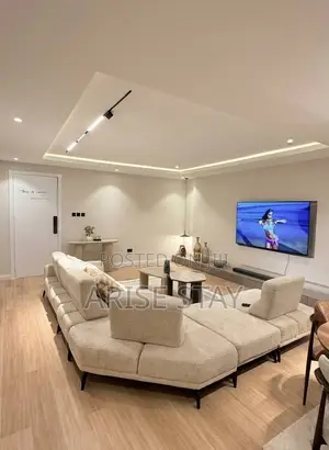 Luxury 1-Bedroom Shortlet with Pool & Gym | Lekki Phase 1