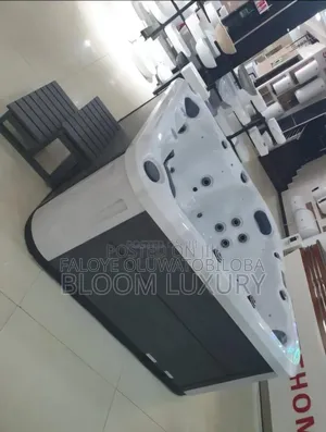 Outdoor Jacuzzi Spa - 4 Person