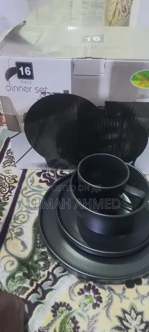 16-Piece Black Stoneware Dinner Set