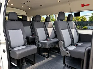 Toyota HiAce 2023 Babban Rufi Automatic Passenger Bus
