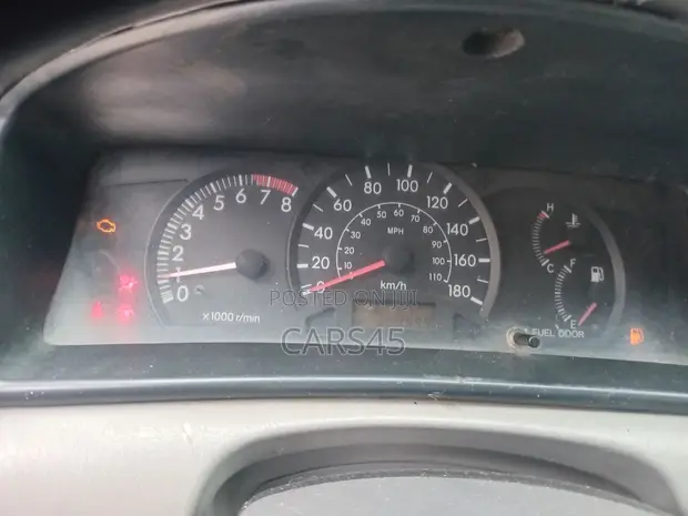 Toyota Corolla 2004 Silver - 1
