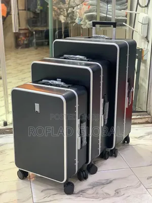 Quality Luggage Box Set by 3Set