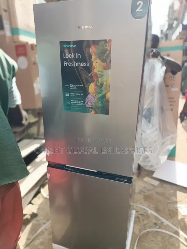 Hisense 225L Double Door Fridge & Freezer - 1