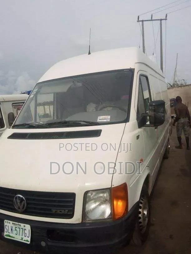 Van and Heavy-Duty Truck Logistics Services - 1