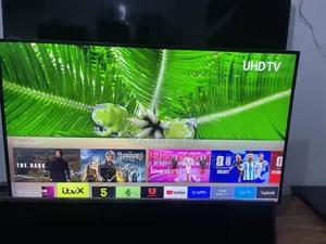 40" Samsung UHD HDR Smart TV (Na Kadan, An Yi Shi a Turai)