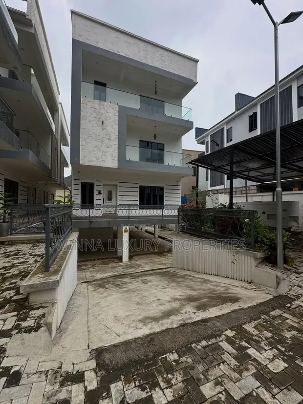 5-Bedroom Duplex da BQ a Utako, Abuja - 1