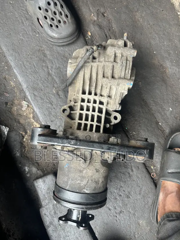 Nissan Pathfinder 2016 Rear Axle - 1