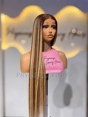 30" Bone Straight HD Wig - Honey Blonde