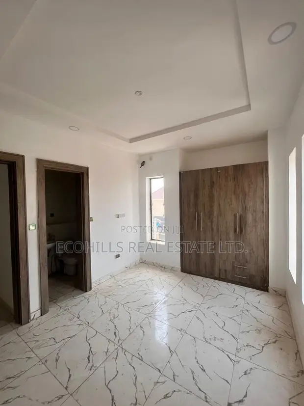 4-Bedroom Townhouse/Terrace in Utako for Sale - 1