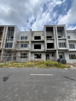 4 Bedroom Terrace Duplex da BQ Sayarwa a Life Camp, Abuja