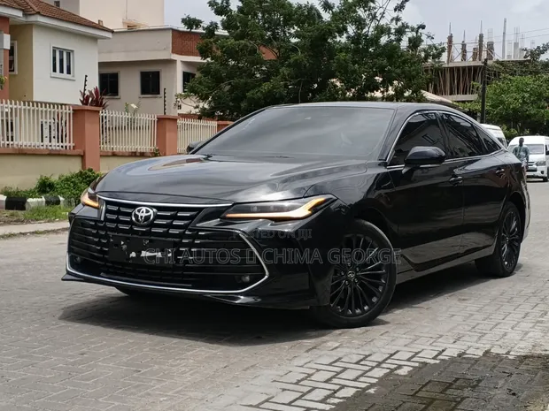 Toyota Avalon XLE 2022 Black - 1