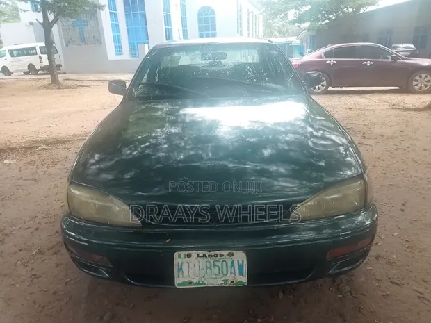 Toyota Camry 1996 Grey - 1