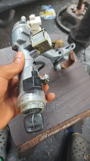 Toyota Camry Ignition Housing and Key (1998-2000)