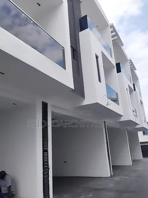 4 Bedroom Townhouse/Terrace in Call to Access, Ologolo