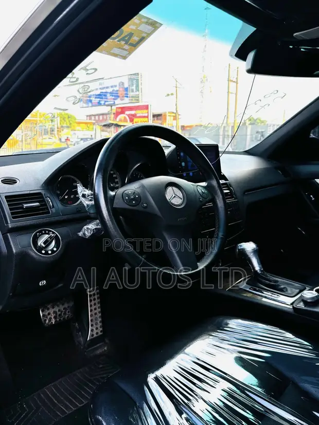 Mercedes-Benz C300 2009 Black - 1