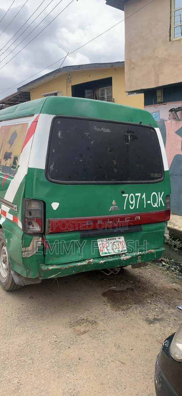 Mitsubishi L300 2005 Green - 1