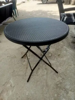 Round Foldable Table with Strong Plastic Chair