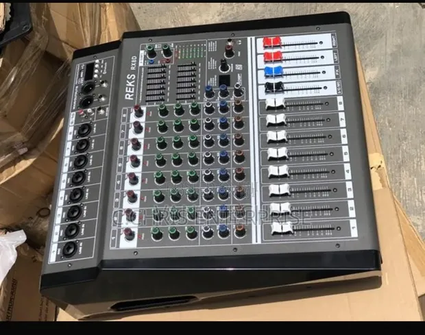Yamaha Powered Mixer 8 Channels - 1