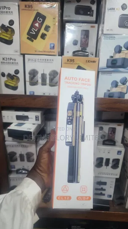 CL12 AI Auto Face Tracking Tripod Selfie Stick with LED Light - 1