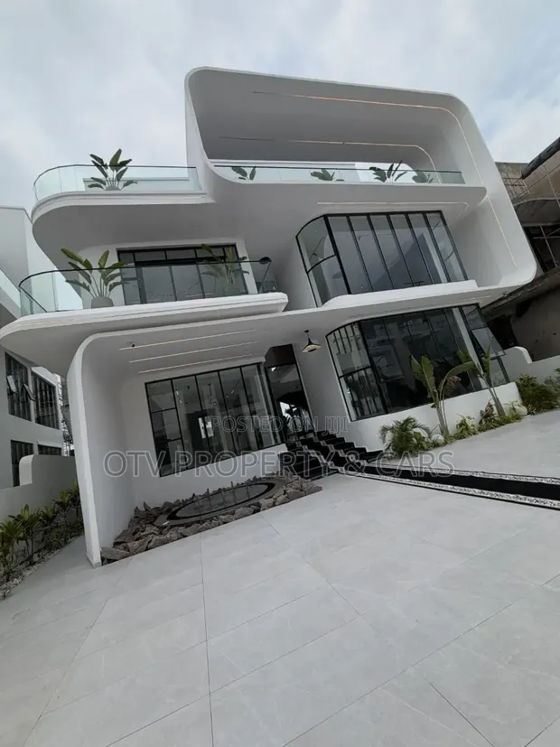 5-Bedroom Luxury Townhouse/Terrace in Osapa London - 1