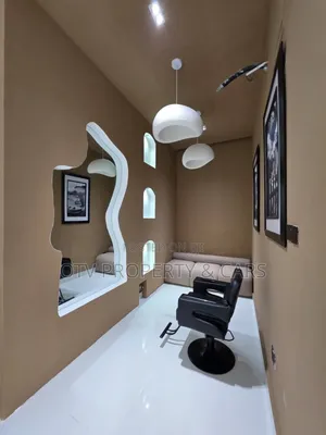 5-Bedroom Luxury Townhouse/Terrace a Osapa London