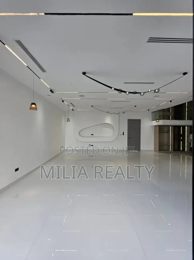 Furnished 5-Bedroom Luxury Duplex with Elevator in Osapa London - 1