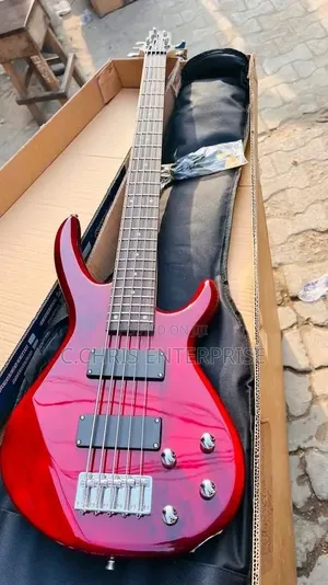 Yamaha Bass Guitar Mai Igiyoyi 5