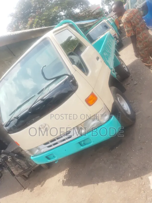 Toyota Dyna 150 Petrol Truck - 2002 - 1