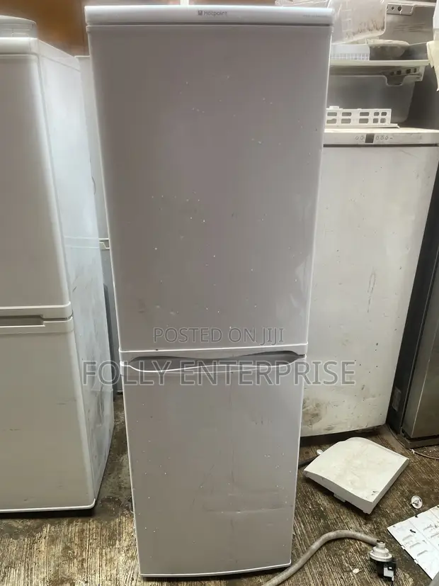 Hotpoint Bottom-Freezer Fridge Freezer - White - 1