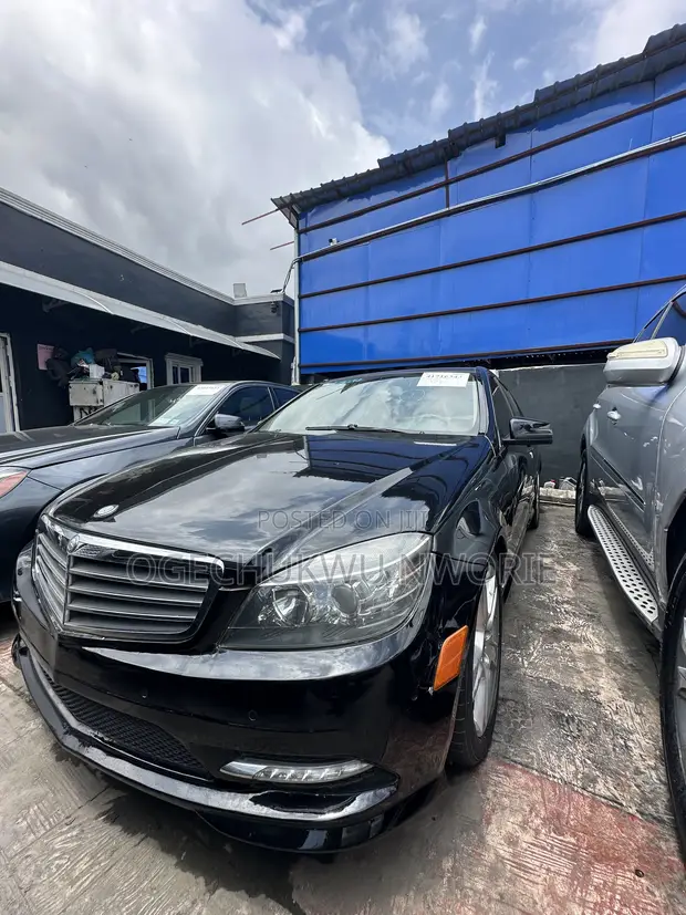 Mercedes-Benz C-Class C 300 (W204) 2010 Black - 1