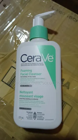 Asalin Cerave Mai Wanke Fuska