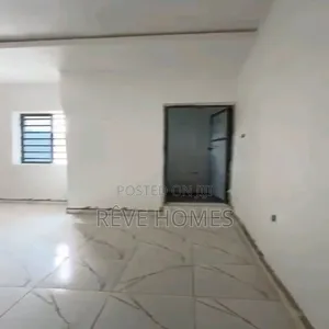 Executive Mini Flat don haya a Shomolu