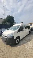 Toyota Grand HiAce 2002 White - 3