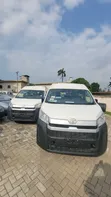 Toyota Grand HiAce 2002 White - 4