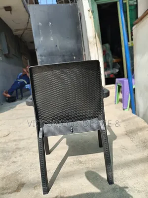 Maxi Rattan Plastic 4 Chairs & Table Set