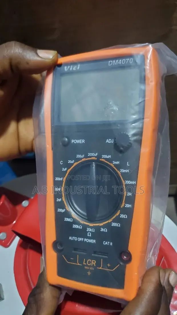 Vici DM4070 Digital LCR Meter - 1