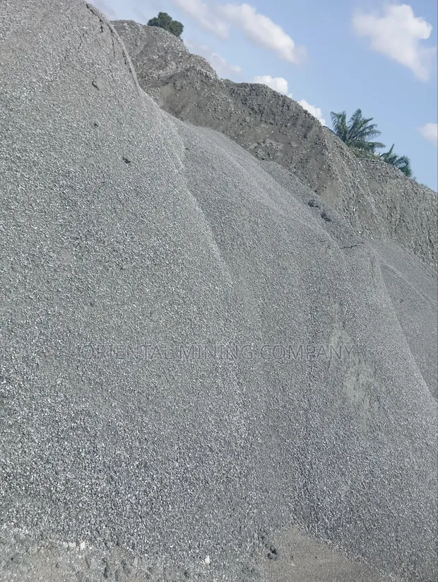 Clean 3/4", 1", 1/2" Chippings for Decking - Strong Stone - 1
