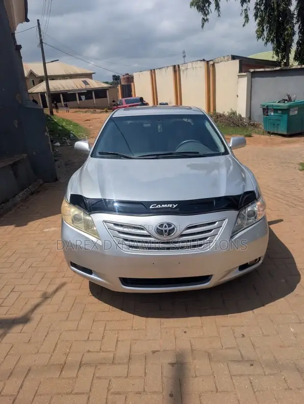 Toyota Camry 2.4 XLE 2008 Silver - 1