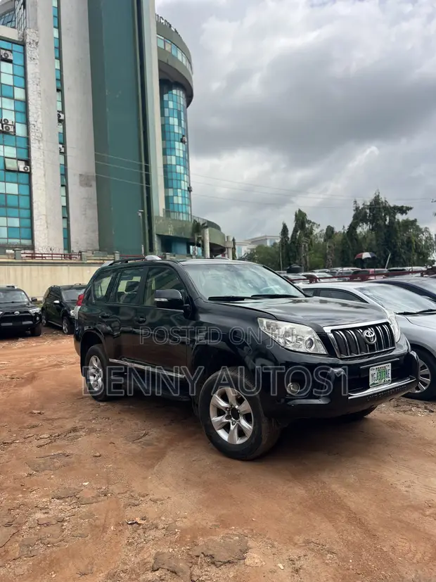 Toyota Land Cruiser Prado 4.0 Petrol TX-L 2012 - 1