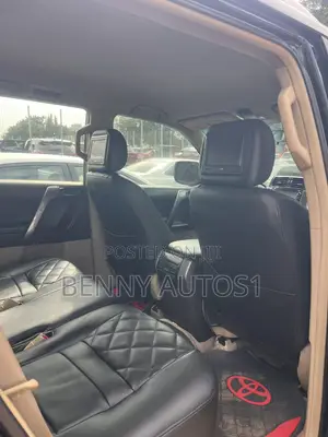 Toyota Land Cruiser Prado 4.0 Petrol TX-L 2012